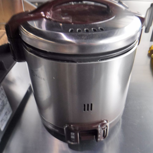 【中古】ガス炊飯器 リンナイ(Rinnai) RR-050FS 幅280×奥行259×高さ240 都市ガス 【送料別途見積】【業務用】【飲食…