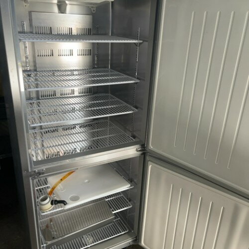 【業界最長1年保証】【中古】縦型冷凍庫 パナソニック(Panasonic) SRF-K761F 幅745×奥行645×高さ1950 【送料別途見積】【業務用】【飲食店 店舗 厨房機器 冷凍庫 業務用冷凍庫】