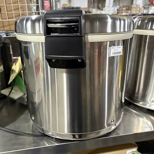 ■ 商品概要 ■商品名：保温ジャー外形寸法：W460×D380×H390(mm)メーカー：象印型式：TH-GS80年式：2025年製電源：単相100V コンセントプラグ：あり消費電力：77W付属品：写真の通り説明書：写真の通り保証期間：納品日より3ヶ月(離島や一部地域では保証対象外とさせて頂きます。)ランク：N特記事項：- 販売店：テンポス西宮店（兵庫県西宮市）からの配送です。この商品は中古ですので1品ものです。店頭販売もしておりますので、売り切れる場合が御座います。売り切れた場合は、迅速にペ-ジの更新をするよう心掛けておりますが、リアルタイムではございません。掲載商品が完売している場合もありますのでご了承ください。在庫に関しましてはお気軽にお問合わせ下さい。■ ランクの規定について ■ランクN：未使用品、または一度も使用されていない。ランクS：数回程度使用されているものの、ほとんど未使用品と変わらない。ランクA：小傷、擦り傷が見られるが、大きな欠点もなく、程度が良い。ランクB：中小傷が見受けられるが、十分使用できる。ランクC：傷が多く、大きな傷も数箇所見受けられるが、使用に問題はない。■ 配送等について ■この商品は、購入金額や購入台数に関わらず、別途配送料金が発生致します。当商品の配送は車上渡しのみとなります。配送料金はご注文時に送信される自動配信メールの金額とは異なります。配送料金は、当店よりお送りさせて頂きますメールにてご確認ください。お見積をご希望のお客様は、配送先のご住所をご記入の上、お気軽にお問合わせください。ガス接続工事、及び給排水工事は承ることが出来かねます。お客様にて手配頂きますようお願い致します。【買取について】テンポスでは買取・再生事業を展開致しております。全国年間15,000件以上の買取実績！まずはお気軽に無料査定をご利用くださいませ！厨房機器用品、家具、食器、調理道具の買取も承っております。詳しくは「テンポス買取ドットコム」へ。※型式や仕様度合いによって一部買取不可商品もございます。予めご相談ください。店舗・厨房、中古厨房機器。厨房用品なら、テンポスドットコムにお任せ下さい！【補助キーワード】中古保温ジャー,中古炊飯器,中古保温ジャー