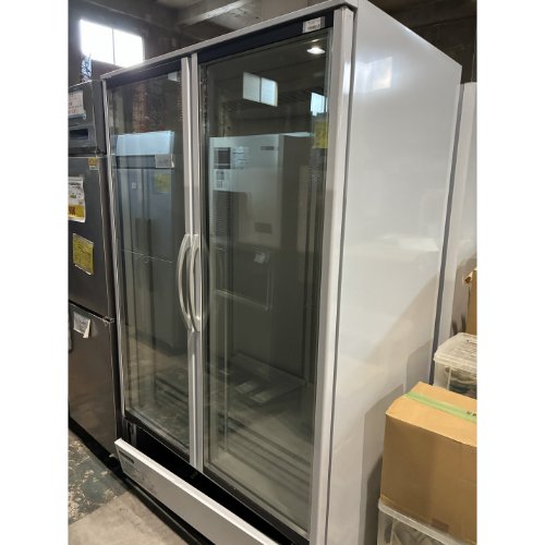 ■ 商品概要 ■商品名：冷蔵リーチインショーケース外形寸法：W1200×D800×H1900(mm)メーカー：フクシマガリレイ(福島工業)型式：MRF-120GWSR1年式：2024年製電源：単相100V 50/60Hz共用コンセントプラグ：あり消費電力：680/705W内容積：877L重量：185kg付属品：写真の通り説明書：なし保証期間：納品日より12ヶ月(離島や一部地域では保証対象外とさせて頂きます。)ランク：A特記事項：- 販売店：テンポス西宮店（兵庫県西宮市）からの配送です。この商品は中古ですので1品ものです。店頭販売もしておりますので、売り切れる場合が御座います。売り切れた場合は、迅速にペ-ジの更新をするよう心掛けておりますが、リアルタイムではございません。掲載商品が完売している場合もありますのでご了承ください。在庫に関しましてはお気軽にお問合わせ下さい。■ ランクの規定について ■ランクN：未使用品、または一度も使用されていない。ランクS：数回程度使用されているものの、ほとんど未使用品と変わらない。ランクA：小傷、擦り傷が見られるが、大きな欠点もなく、程度が良い。ランクB：中小傷が見受けられるが、十分使用できる。ランクC：傷が多く、大きな傷も数箇所見受けられるが、使用に問題はない。■ 配送等について ■この商品は、購入金額や購入台数に関わらず、別途配送料金が発生致します。当商品の配送は車上渡しのみとなります。配送料金はご注文時に送信される自動配信メールの金額とは異なります。配送料金は、当店よりお送りさせて頂きますメールにてご確認ください。お見積をご希望のお客様は、配送先のご住所をご記入の上、お気軽にお問合わせください。ガス接続工事、及び給排水工事は承ることが出来かねます。お客様にて手配頂きますようお願い致します。【買取について】テンポスでは買取・再生事業を展開致しております。全国年間15,000件以上の買取実績！まずはお気軽に無料査定をご利用くださいませ！厨房機器用品、家具、食器、調理道具の買取も承っております。詳しくは「テンポス買取ドットコム」へ。※型式や仕様度合いによって一部買取不可商品もございます。予めご相談ください。店舗・厨房、中古厨房機器。厨房用品なら、テンポスドットコムにお任せ下さい！【補助キーワード】中古冷蔵リーチインショーケース,中古リーチインショーケース,中古ショーケース