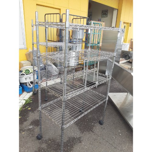 ■ 商品について ■キズ/汚れあり■ 商品概要 ■商品名：ワイヤーシェルフ キャスター付き外形寸法：W900×D460×H1560(mm)保証期間：なしランク：B特記事項：- 販売店：テンポス郡山店（福島県郡山市）からの配送です。この商品は中古ですので1品ものです。店頭販売もしておりますので、売り切れる場合が御座います。売り切れた場合は、迅速にペ-ジの更新をするよう心掛けておりますが、リアルタイムではございません。掲載商品が完売している場合もありますのでご了承ください。在庫に関しましてはお気軽にお問合わせ下さい。■ ランクの規定について ■ランクN：未使用品、または一度も使用されていない。ランクS：数回程度使用されているものの、ほとんど未使用品と変わらない。ランクA：小傷、擦り傷が見られるが、大きな欠点もなく、程度が良い。ランクB：中小傷が見受けられるが、十分使用できる。ランクC：傷が多く、大きな傷も数箇所見受けられるが、使用に問題はない。■ 配送等について ■この商品は、購入金額や購入台数に関わらず、別途配送料金が発生致します。当商品の配送は車上渡しのみとなります。配送料金はご注文時に送信される自動配信メールの金額とは異なります。配送料金は、当店よりお送りさせて頂きますメールにてご確認ください。お見積をご希望のお客様は、配送先のご住所をご記入の上、お気軽にお問合わせください。ガス接続工事、及び給排水工事は承ることが出来かねます。お客様にて手配頂きますようお願い致します。【買取について】テンポスでは買取・再生事業を展開致しております。全国年間15,000件以上の買取実績！まずはお気軽に無料査定をご利用くださいませ！厨房機器用品、家具、食器、調理道具の買取も承っております。詳しくは「テンポス買取ドットコム」へ。※型式や仕様度合いによって一部買取不可商品もございます。予めご相談ください。店舗・厨房、中古厨房機器。厨房用品なら、テンポスドットコムにお任せ下さい！【補助キーワード】中古ワイヤーシェルフ キャスター付き,中古ラック,中古シェルフ