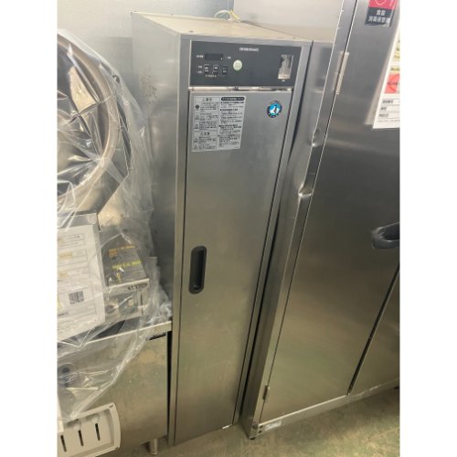 ■ 商品について ■小傷、擦り傷が見られるがおおきな欠点もなく程度が良い■ 商品概要 ■商品名：包丁まな板UV殺菌庫外形寸法：W300×D450×H1550(mm)メーカー：ホシザキ型式：UVS-30A年式：2024年製電源：単相100V 50/60Hz共用コンセントプラグ：あり消費電力：325/330W重量：39kg付属品：写真の通り説明書：なし保証期間：納品日より12ヶ月(離島や一部地域では保証対象外とさせて頂きます。)ランク：A特記事項：収納枚数:【包丁】刃270mm×8本【まな板】845×320×35mm×4枚 販売店：テンポス金沢厨房館（石川県金沢市）からの配送です。この商品は中古ですので1品ものです。店頭販売もしておりますので、売り切れる場合が御座います。売り切れた場合は、迅速にペ-ジの更新をするよう心掛けておりますが、リアルタイムではございません。掲載商品が完売している場合もありますのでご了承ください。在庫に関しましてはお気軽にお問合わせ下さい。■ ランクの規定について ■ランクN：未使用品、または一度も使用されていない。ランクS：数回程度使用されているものの、ほとんど未使用品と変わらない。ランクA：小傷、擦り傷が見られるが、大きな欠点もなく、程度が良い。ランクB：中小傷が見受けられるが、十分使用できる。ランクC：傷が多く、大きな傷も数箇所見受けられるが、使用に問題はない。■ 配送等について ■この商品は、購入金額や購入台数に関わらず、別途配送料金が発生致します。当商品の配送は車上渡しのみとなります。配送料金はご注文時に送信される自動配信メールの金額とは異なります。配送料金は、当店よりお送りさせて頂きますメールにてご確認ください。お見積をご希望のお客様は、配送先のご住所をご記入の上、お気軽にお問合わせください。ガス接続工事、及び給排水工事は承ることが出来かねます。お客様にて手配頂きますようお願い致します。【買取について】テンポスでは買取・再生事業を展開致しております。全国年間15,000件以上の買取実績！まずはお気軽に無料査定をご利用くださいませ！厨房機器用品、家具、食器、調理道具の買取も承っております。詳しくは「テンポス買取ドットコム」へ。※型式や仕様度合いによって一部買取不可商品もございます。予めご相談ください。店舗・厨房、中古厨房機器。厨房用品なら、テンポスドットコムにお任せ下さい！【補助キーワード】中古包丁まな板UV殺菌庫,中古殺菌庫,中古消毒保管庫,