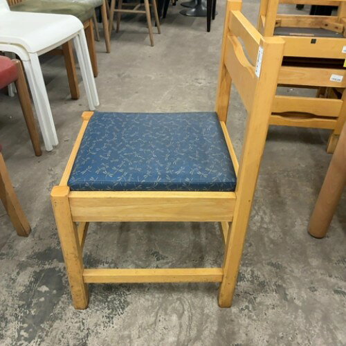 【中古】和風イス NA 紺レザー 幅390×奥行420×高さ700 座面高さ:410 【送料無料】【業務用】【飲食店 店舗 厨房機器 イス 業務用イス】 [2]