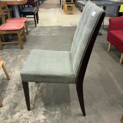 【中古】洋風イス 布張りグレー 幅470×奥行560×高さ890 座面高さ:430 【送料無料】【業務用】【飲食店 店舗 厨房機器 イス 業務用イス】 [2]