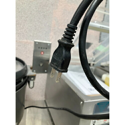 厨房機器と店舗用品 TENPOSの【中古】ガス炊飯器(5升炊き) リンナイ(Rinnai) RR-S500G2 幅566×奥行506×高さ460 LPG(プロパンガス) 【送料別途見積】【業務用】【飲食店 店舗 厨房機器 ガス炊飯器 業務用ガス炊飯器】｜アングル3