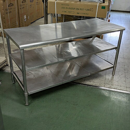 ■ 商品概要 ■商品名：作業台外形寸法：W1500×D600×H800(mm)保証期間：なしランク：B特記事項：- 販売店：テンポス大宮店（埼玉県さいたま市）からの配送です。この商品は中古ですので1品ものです。店頭販売もしておりますので、売り切れる場合が御座います。売り切れた場合は、迅速にペ-ジの更新をするよう心掛けておりますが、リアルタイムではございません。掲載商品が完売している場合もありますのでご了承ください。在庫に関しましてはお気軽にお問合わせ下さい。■ ランクの規定について ■ランクN：未使用品、または一度も使用されていない。ランクS：数回程度使用されているものの、ほとんど未使用品と変わらない。ランクA：小傷、擦り傷が見られるが、大きな欠点もなく、程度が良い。ランクB：中小傷が見受けられるが、十分使用できる。ランクC：傷が多く、大きな傷も数箇所見受けられるが、使用に問題はない。■ 配送等について ■この商品は、購入金額や購入台数に関わらず、別途配送料金が発生致します。当商品の配送は車上渡しのみとなります。配送料金はご注文時に送信される自動配信メールの金額とは異なります。配送料金は、当店よりお送りさせて頂きますメールにてご確認ください。お見積をご希望のお客様は、配送先のご住所をご記入の上、お気軽にお問合わせください。ガス接続工事、及び給排水工事は承ることが出来かねます。お客様にて手配頂きますようお願い致します。【買取について】テンポスでは買取・再生事業を展開致しております。全国年間15,000件以上の買取実績！まずはお気軽に無料査定をご利用くださいませ！厨房機器用品、家具、食器、調理道具の買取も承っております。詳しくは「テンポス買取ドットコム」へ。※型式や仕様度合いによって一部買取不可商品もございます。予めご相談ください。店舗・厨房、中古厨房機器。厨房用品なら、テンポスドットコムにお任せ下さい！【補助キーワード】中古作業台,中古作業台,中古ワークテーブル
