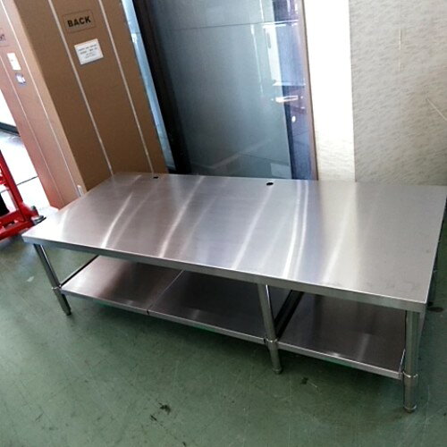 ■ 商品概要 ■商品名：コンロ台外形寸法：W1700×D700×H500(mm)保証期間：なしランク：B特記事項：- 販売店：テンポス米子店（鳥取県米子市）からの配送です。この商品は中古ですので1品ものです。店頭販売もしておりますので、売り切れる場合が御座います。売り切れた場合は、迅速にペ-ジの更新をするよう心掛けておりますが、リアルタイムではございません。掲載商品が完売している場合もありますのでご了承ください。在庫に関しましてはお気軽にお問合わせ下さい。■ ランクの規定について ■ランクN：未使用品、または一度も使用されていない。ランクS：数回程度使用されているものの、ほとんど未使用品と変わらない。ランクA：小傷、擦り傷が見られるが、大きな欠点もなく、程度が良い。ランクB：中小傷が見受けられるが、十分使用できる。ランクC：傷が多く、大きな傷も数箇所見受けられるが、使用に問題はない。■ 配送等について ■この商品は、購入金額や購入台数に関わらず、別途配送料金が発生致します。当商品の配送は車上渡しのみとなります。配送料金はご注文時に送信される自動配信メールの金額とは異なります。配送料金は、当店よりお送りさせて頂きますメールにてご確認ください。お見積をご希望のお客様は、配送先のご住所をご記入の上、お気軽にお問合わせください。ガス接続工事、及び給排水工事は承ることが出来かねます。お客様にて手配頂きますようお願い致します。【買取について】テンポスでは買取・再生事業を展開致しております。全国年間15,000件以上の買取実績！まずはお気軽に無料査定をご利用くださいませ！厨房機器用品、家具、食器、調理道具の買取も承っております。詳しくは「テンポス買取ドットコム」へ。※型式や仕様度合いによって一部買取不可商品もございます。予めご相談ください。店舗・厨房、中古厨房機器。厨房用品なら、テンポスドットコムにお任せ下さい！【補助キーワード】中古コンロ台,中古ガス台,中古コンロ台