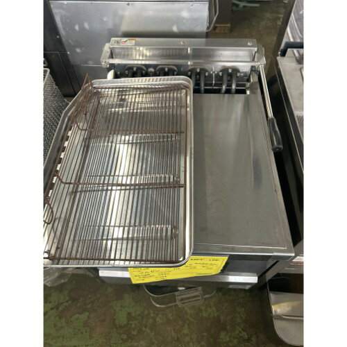 厨房機器と店舗用品 TENPOSの【業界最長1年保証】【中古】電気フライヤー マルゼン MEF-18E 幅450×奥行600×高さ800 三相200V 【送料別途見積】【業務用】【飲食店 店舗 厨房機器 フライヤー 業務用フライヤー】｜アングル2