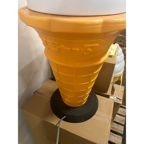 厨房機器と店舗用品 TENPOSの【中古】ソフトクリーム型電飾看板 大 幅400×奥行400×高さ900 【送料別途見積】【業務用】【飲食店 店舗 店舗備品 電飾看板 スタンドサイン】｜アングル2