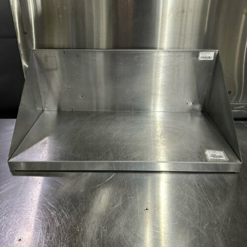 ■ 商品概要 ■商品名：平棚外形寸法：W600×D300×H250(mm)付属品：写真の通り保証期間：なしランク：B特記事項：- 販売店：テンポス札幌白石店（北海道札幌市）からの配送です。この商品は中古ですので1品ものです。店頭販売もしておりますので、売り切れる場合が御座います。売り切れた場合は、迅速にペ-ジの更新をするよう心掛けておりますが、リアルタイムではございません。掲載商品が完売している場合もありますのでご了承ください。在庫に関しましてはお気軽にお問合わせ下さい。■ ランクの規定について ■ランクN：未使用品、または一度も使用されていない。ランクS：数回程度使用されているものの、ほとんど未使用品と変わらない。ランクA：小傷、擦り傷が見られるが、大きな欠点もなく、程度が良い。ランクB：中小傷が見受けられるが、十分使用できる。ランクC：傷が多く、大きな傷も数箇所見受けられるが、使用に問題はない。■ 配送等について ■この商品は、購入金額や購入台数に関わらず、別途配送料金が発生致します。当商品の配送は車上渡しのみとなります。配送料金はご注文時に送信される自動配信メールの金額とは異なります。配送料金は、当店よりお送りさせて頂きますメールにてご確認ください。お見積をご希望のお客様は、配送先のご住所をご記入の上、お気軽にお問合わせください。ガス接続工事、及び給排水工事は承ることが出来かねます。お客様にて手配頂きますようお願い致します。【買取について】テンポスでは買取・再生事業を展開致しております。全国年間15,000件以上の買取実績！まずはお気軽に無料査定をご利用くださいませ！厨房機器用品、家具、食器、調理道具の買取も承っております。詳しくは「テンポス買取ドットコム」へ。※型式や仕様度合いによって一部買取不可商品もございます。予めご相談ください。店舗・厨房、中古厨房機器。厨房用品なら、テンポスドットコムにお任せ下さい！【補助キーワード】中古平棚,中古平棚,中古上棚