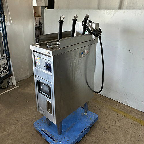 ■ 商品概要 ■商品名：電気麺上げ器外形寸法：W280×D600×H850(mm)メーカー：タニコー型式：TEU-28年式：2019年製電源：三相200V 50/60Hz共用コンセントプラグ：あり消費電力：4.5kW保証期間：納品日より12ヶ月(離島や一部地域では保証対象外とさせて頂きます。)ランク：B特記事項：- 販売店：テンポス大宮店（埼玉県さいたま市）からの配送です。この商品は中古ですので1品ものです。店頭販売もしておりますので、売り切れる場合が御座います。売り切れた場合は、迅速にペ-ジの更新をするよう心掛けておりますが、リアルタイムではございません。掲載商品が完売している場合もありますのでご了承ください。在庫に関しましてはお気軽にお問合わせ下さい。■ ランクの規定について ■ランクN：未使用品、または一度も使用されていない。ランクS：数回程度使用されているものの、ほとんど未使用品と変わらない。ランクA：小傷、擦り傷が見られるが、大きな欠点もなく、程度が良い。ランクB：中小傷が見受けられるが、十分使用できる。ランクC：傷が多く、大きな傷も数箇所見受けられるが、使用に問題はない。■ 配送等について ■この商品は、購入金額や購入台数に関わらず、別途配送料金が発生致します。当商品の配送は車上渡しのみとなります。配送料金はご注文時に送信される自動配信メールの金額とは異なります。配送料金は、当店よりお送りさせて頂きますメールにてご確認ください。お見積をご希望のお客様は、配送先のご住所をご記入の上、お気軽にお問合わせください。ガス接続工事、及び給排水工事は承ることが出来かねます。お客様にて手配頂きますようお願い致します。【買取について】テンポスでは買取・再生事業を展開致しております。全国年間15,000件以上の買取実績！まずはお気軽に無料査定をご利用くださいませ！厨房機器用品、家具、食器、調理道具の買取も承っております。詳しくは「テンポス買取ドットコム」へ。※型式や仕様度合いによって一部買取不可商品もございます。予めご相談ください。店舗・厨房、中古厨房機器。厨房用品なら、テンポスドットコムにお任せ下さい！【補助キーワード】中古電気麺上げ器,中古ゆで麺機,中古ゆで麺器,中古茹で麺機,中古茹で麺器,中古ボイラー,中古めんゆで機,めんゆで器,麺ゆで機,麺ゆで器