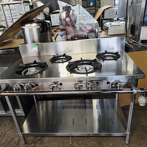 ■ 商品概要 ■商品名：ガステーブル外形寸法：W1200×D600×H800(mm)メーカー：タニコー型式：TGTM-1222BM年式：2024年製ガス種：LPG(プロパンガス)※ガス機器の接続は最寄りの専門業者へご依頼下さい。保証期間：納品日より12ヶ月(離島や一部地域では保証対象外とさせて頂きます。)ランク：A特記事項：- 販売店：テンポス鹿児島店（鹿児島県鹿児島市）からの配送です。この商品は中古ですので1品ものです。店頭販売もしておりますので、売り切れる場合が御座います。売り切れた場合は、迅速にペ-ジの更新をするよう心掛けておりますが、リアルタイムではございません。掲載商品が完売している場合もありますのでご了承ください。在庫に関しましてはお気軽にお問合わせ下さい。■ ランクの規定について ■ランクN：未使用品、または一度も使用されていない。ランクS：数回程度使用されているものの、ほとんど未使用品と変わらない。ランクA：小傷、擦り傷が見られるが、大きな欠点もなく、程度が良い。ランクB：中小傷が見受けられるが、十分使用できる。ランクC：傷が多く、大きな傷も数箇所見受けられるが、使用に問題はない。■ 配送等について ■この商品は、購入金額や購入台数に関わらず、別途配送料金が発生致します。当商品の配送は車上渡しのみとなります。配送料金はご注文時に送信される自動配信メールの金額とは異なります。配送料金は、当店よりお送りさせて頂きますメールにてご確認ください。お見積をご希望のお客様は、配送先のご住所をご記入の上、お気軽にお問合わせください。ガス接続工事、及び給排水工事は承ることが出来かねます。お客様にて手配頂きますようお願い致します。【買取について】テンポスでは買取・再生事業を展開致しております。全国年間15,000件以上の買取実績！まずはお気軽に無料査定をご利用くださいませ！厨房機器用品、家具、食器、調理道具の買取も承っております。詳しくは「テンポス買取ドットコム」へ。※型式や仕様度合いによって一部買取不可商品もございます。予めご相談ください。店舗・厨房、中古厨房機器。厨房用品なら、テンポスドットコムにお任せ下さい！【補助キーワード】中古ガステーブル,中古ガステーブル,中古IHテーブル
