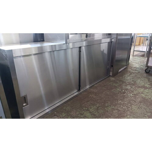 ■ 商品概要 ■商品名：吊戸棚外形寸法：W1800×D350×H750(mm)保証期間：なしランク：B特記事項：- 販売店：テンポス千葉店（千葉県千葉市）からの配送です。この商品は中古ですので1品ものです。店頭販売もしておりますので、売り切れる場合が御座います。売り切れた場合は、迅速にペ-ジの更新をするよう心掛けておりますが、リアルタイムではございません。掲載商品が完売している場合もありますのでご了承ください。在庫に関しましてはお気軽にお問合わせ下さい。■ ランクの規定について ■ランクN：未使用品、または一度も使用されていない。ランクS：数回程度使用されているものの、ほとんど未使用品と変わらない。ランクA：小傷、擦り傷が見られるが、大きな欠点もなく、程度が良い。ランクB：中小傷が見受けられるが、十分使用できる。ランクC：傷が多く、大きな傷も数箇所見受けられるが、使用に問題はない。■ 配送等について ■この商品は、購入金額や購入台数に関わらず、別途配送料金が発生致します。当商品の配送は車上渡しのみとなります。配送料金はご注文時に送信される自動配信メールの金額とは異なります。配送料金は、当店よりお送りさせて頂きますメールにてご確認ください。お見積をご希望のお客様は、配送先のご住所をご記入の上、お気軽にお問合わせください。ガス接続工事、及び給排水工事は承ることが出来かねます。お客様にて手配頂きますようお願い致します。【買取について】テンポスでは買取・再生事業を展開致しております。全国年間15,000件以上の買取実績！まずはお気軽に無料査定をご利用くださいませ！厨房機器用品、家具、食器、調理道具の買取も承っております。詳しくは「テンポス買取ドットコム」へ。※型式や仕様度合いによって一部買取不可商品もございます。予めご相談ください。店舗・厨房、中古厨房機器。厨房用品なら、テンポスドットコムにお任せ下さい！【補助キーワード】中古吊戸棚,中古吊戸棚