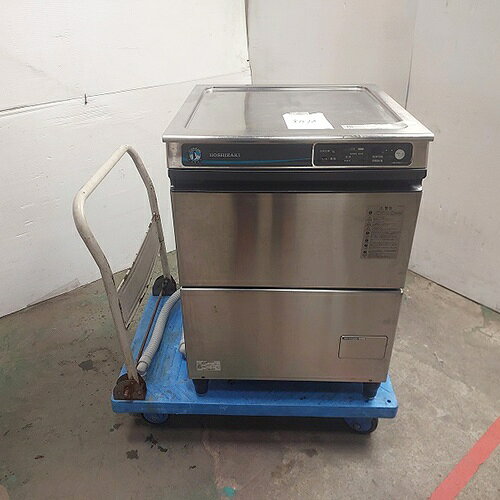 ■ 商品概要 ■商品名：食器洗浄機 アンダーカウンタータイプ外形寸法：W600×D600×H800(mm)メーカー：ホシザキ型式：JWE-400TUB3年式：2018年製電源：三相200V 50/60Hz共用重量：63kg保証期間：納品日より12ヶ月(離島や一部地域では保証対象外とさせて頂きます。)ランク：B特記事項： ※別途給排水設備が必要です。最寄の専門業者へご依頼ください。 販売店：テンポス高知土佐店（高知県土佐市）からの配送です。この商品は中古ですので1品ものです。店頭販売もしておりますので、売り切れる場合が御座います。売り切れた場合は、迅速にペ-ジの更新をするよう心掛けておりますが、リアルタイムではございません。掲載商品が完売している場合もありますのでご了承ください。在庫に関しましてはお気軽にお問合わせ下さい。■ ランクの規定について ■ランクN：未使用品、または一度も使用されていない。ランクS：数回程度使用されているものの、ほとんど未使用品と変わらない。ランクA：小傷、擦り傷が見られるが、大きな欠点もなく、程度が良い。ランクB：中小傷が見受けられるが、十分使用できる。ランクC：傷が多く、大きな傷も数箇所見受けられるが、使用に問題はない。■ 配送等について ■この商品は、購入金額や購入台数に関わらず、別途配送料金が発生致します。当商品の配送は車上渡しのみとなります。配送料金はご注文時に送信される自動配信メールの金額とは異なります。配送料金は、当店よりお送りさせて頂きますメールにてご確認ください。お見積をご希望のお客様は、配送先のご住所をご記入の上、お気軽にお問合わせください。ガス接続工事、及び給排水工事は承ることが出来かねます。お客様にて手配頂きますようお願い致します。【買取について】テンポスでは買取・再生事業を展開致しております。全国年間15,000件以上の買取実績！まずはお気軽に無料査定をご利用くださいませ！厨房機器用品、家具、食器、調理道具の買取も承っております。詳しくは「テンポス買取ドットコム」へ。※型式や仕様度合いによって一部買取不可商品もございます。予めご相談ください。店舗・厨房、中古厨房機器。厨房用品なら、テンポスドットコムにお任せ下さい！【補助キーワード】中古食器洗浄機 アンダーカウンタータイプ,中古食器洗浄機,中古食器洗浄器