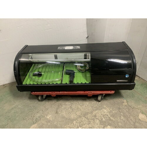 ■ 商品概要 ■商品名：冷蔵ネタケース外形寸法：W900×D345×H270(mm)メーカー：ホシザキ型式：HNC-90B-R-B年式：2022年製電源：単相100V 50/60Hz共用コンセントプラグ：あり消費電力：155/170W重量：24kg保証期間：納品日より12ヶ月(離島や一部地域では保証対象外とさせて頂きます。)ランク：A特記事項：- 販売店：テンポス名古屋西店（愛知県名古屋市）からの配送です。この商品は中古ですので1品ものです。店頭販売もしておりますので、売り切れる場合が御座います。売り切れた場合は、迅速にペ-ジの更新をするよう心掛けておりますが、リアルタイムではございません。掲載商品が完売している場合もありますのでご了承ください。在庫に関しましてはお気軽にお問合わせ下さい。■ ランクの規定について ■ランクN：未使用品、または一度も使用されていない。ランクS：数回程度使用されているものの、ほとんど未使用品と変わらない。ランクA：小傷、擦り傷が見られるが、大きな欠点もなく、程度が良い。ランクB：中小傷が見受けられるが、十分使用できる。ランクC：傷が多く、大きな傷も数箇所見受けられるが、使用に問題はない。■ 配送等について ■この商品は、全国配送料無料にてお届けいたします。北海道・沖縄・離島や一部地域では追加配送料が発生致します。商品は車上渡しでのお届けです。ガス接続工事、及び給排水工事は承ることが出来かねます。お客様にて手配頂きますようお願い致します。【買取について】テンポスでは買取・再生事業を展開致しております。全国年間15,000件以上の買取実績！まずはお気軽に無料査定をご利用くださいませ！厨房機器用品、家具、食器、調理道具の買取も承っております。詳しくは「テンポス買取ドットコム」へ。※型式や仕様度合いによって一部買取不可商品もございます。予めご相談ください。店舗・厨房、中古厨房機器。厨房用品なら、テンポスドットコムにお任せ下さい！【補助キーワード】中古冷蔵ネタケース,