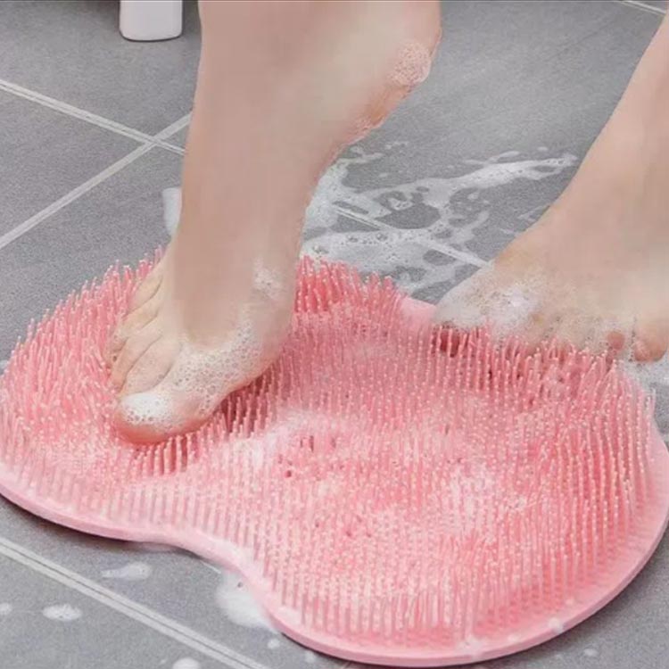 フットブラシ 足洗いマット フットケア 足裏洗い 足のニオイ フットブラシ フットウォッシャー バスグッズ 角質除去 壁掛け 滑り止め 吸盤付き リラックス 妊娠 マタニティ マッサージ バスルーム 家庭用 送料無料 3