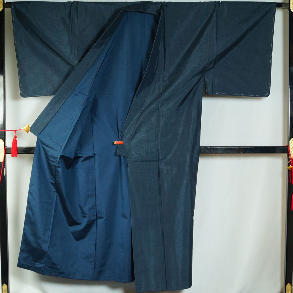 【ポイント5倍! 9/19-24】 難有品 男着物 大島紬 アンサンブル 着物・羽織 着物リメイク・リフォーム用 素材用 亀甲模様 Mサイズ 藍染 【男着物 中古 紬 大島紬 大島 紬 正絹 メンズ 着物 メンズ着物 アウトレット 着物 リサイクル着物 男物 】