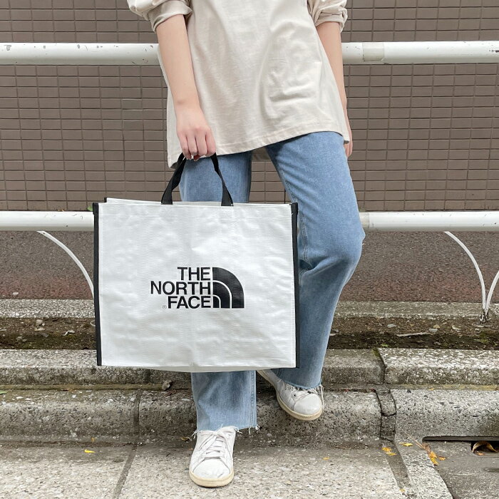 【国内発送】THE NORTH FACE ザノースフェイス SHOPPER BAG WHITE ショッパー バッグ 白 ビーチバッグ シンプル 大人 ショッピングバッグ エコバッグ トートバッグ A4サイズ 大容量 NG2PN00A【メール便 ネコポス 送料無料】