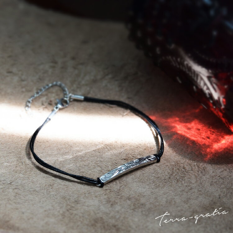 ブレスレット ハワイアンジュエリー メンズ 刻印無料 レザー 革 金属アレルギー対応サージカルステンレス316L プレート プルメリア スクロール ブラックカラ...