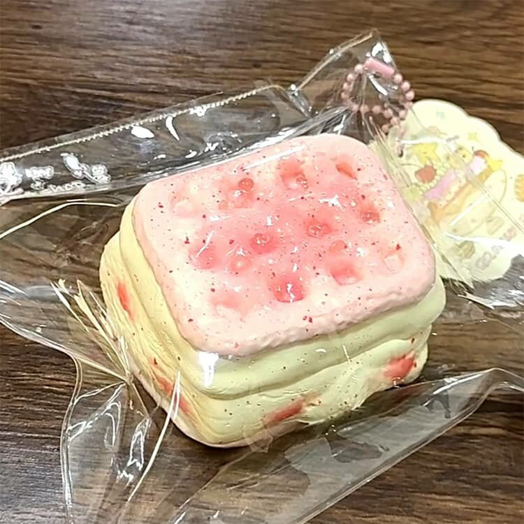 マシュマロクッキー スクイーズ 低反発 ぷにぷに ふわふわおもちゃ ケーキ 肉球 感...
