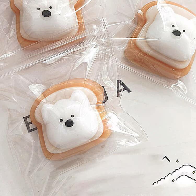 【SNSで話題】 食パンスクイーズ スクイーズ ケーキ 袋のまま 柔らかい とろふわ もちもち 癒しグッズ ストレス解消 スクイーズ玩具 スクイーズおもちゃ かわいいキャラクター ぷにぷに おもちゃ 低反発 癒しグッズ terrasofbelle-10002824 TERRAS of belle サンプル画像3