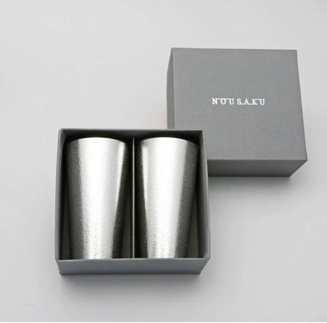 【 楽天スーパーSALE 10倍 】 能作 酒器セット ビアカップ 200cc 2個セット 本錫 【和紙ラッピング】 正規代理店 北陸の工芸品 ギフト プレゼント 記念品 還暦祝い 退職祝い 引越し祝い 敬老の日のサムネイル