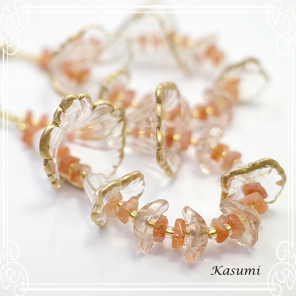 テソロ 楽天市場店のサンストーンの花のレイのイヤリング 【Kasumi〜かすみ〜】 ハンドメイド 作家｜アングル2
