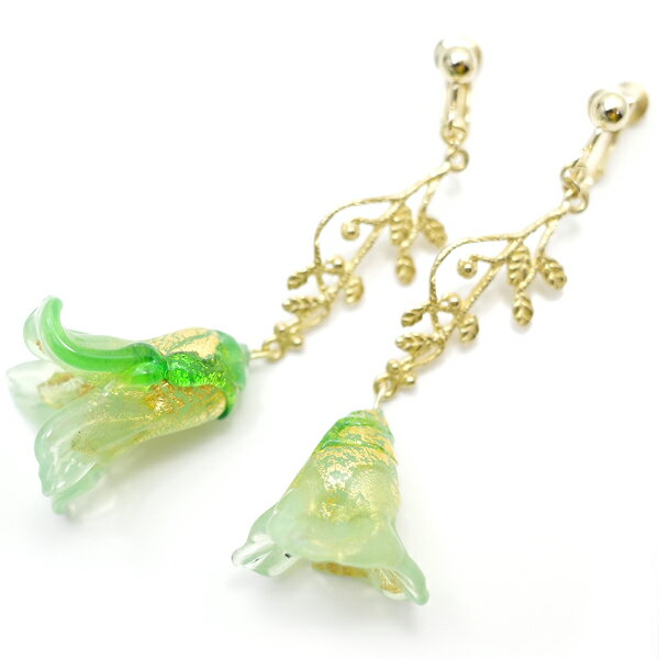 Freshwater Pearl - ヴェネチアンガラスの、薄緑の花のイヤリング 【Kasumi〜かすみ〜】 アクセサリー/作家/ハンドメイド