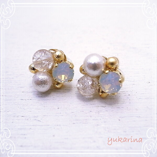 【yukarina】ホワイトオパール×コットンパールのビジューピアス ハンドメイド　アクセサリー　t-bc001