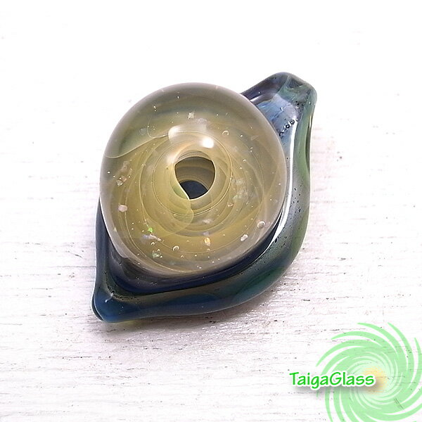 葉の上 ペンダントトップ パイレックス ガラスペンダント 【TaigaGlass】