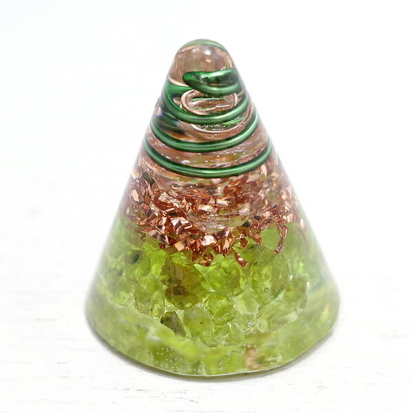 ミニ円錐型 【オルゴナイト】 コーン型 ペリドット 《1個》 毘殊 [Bijyu] 天然石 パワーストーンアイテ..