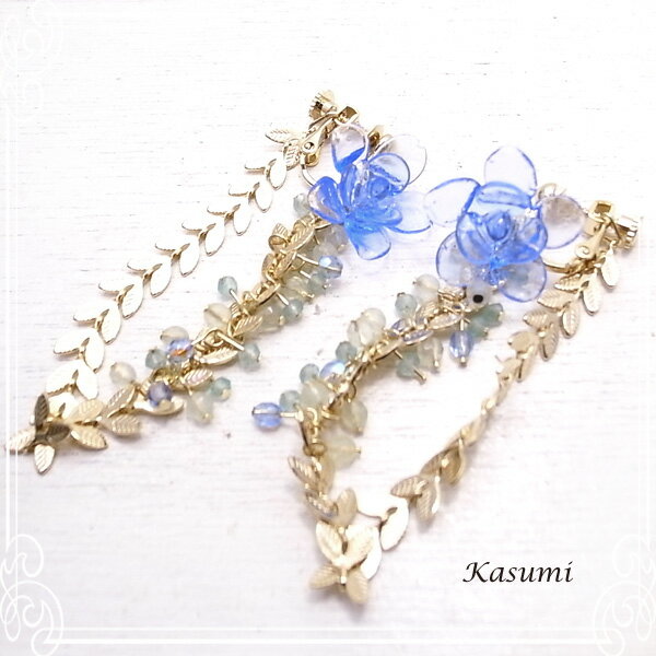 青いガラスの花のイヤリング ニュージェイド アパタイト チェコビーズ 【Kasumi～かすみ～】 アクセサリー/作家/ハンドメイド