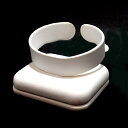 【ブレスレットホルダー】 合成皮革 約62X52XH30mm 白色《1個》