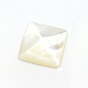 シェル マザーオブパール 【ピラミッド型パーツ(片穴) 数量限定】 約10x10x4mm 4個セット 天然石