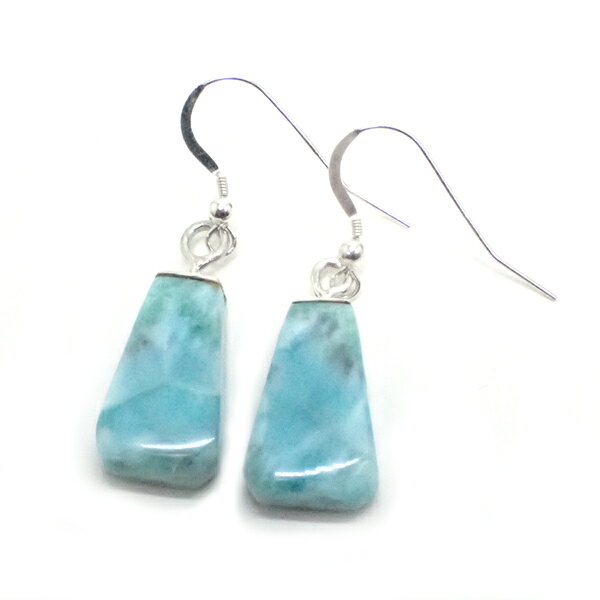 限定のパワーストーンアクセサリー。 ラリマー(Larimar)/のピアスです。 1点限りですのでお早めにどうぞ。 商品番号 gs-sp-9901 素材 ラリマー(Larimar)/SV925 商品名 ピアス サイズ 約 12x20x6mm/12x20x6mm 備考 ※お使いのブラウザにより色合いなど若干異なる場合があります。 ※天然由来の傷・ヒビ・欠け・付着物などが含まれている場合があります。 ※1点ものですので時間差で売り切れの際はご容赦ください。 金属アレルギーの方はご注意ください。