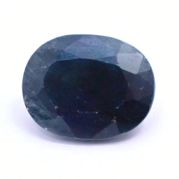 美しいブルーカラーの宝石、サファイア（Sapphire） です。 鑑賞もよし、リングやペンダントに仕立ててお楽しみください。 商品番号:gs-sp-1386 素材:サファイア（Sapphire） 商品名:ルース（オーバルカット） サイズ:約7.68x9.62x4.69mm　3.25ct 備考 ※お使いのブラウザにより色合いなど若干異なる場合があります。 ※天然由来の傷・ヒビ・欠け・付着物などが含まれている場合があります。 ※1点ものですので時間差で売り切れの際はご容赦ください。