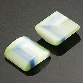 合成石・人工石パーツ グリーン系 約11x11x4mm 《1個》