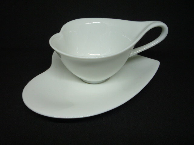 ハート型コーヒーカップ（白）COCORO　約150cc日本製　美濃焼　白磁