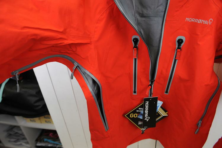 NORRONA（ノローナ）　『trollveggen Gore-Tex Pro Jacket 』（メンズ　トロールヴェゲン　ゴアテックス 　プロジャケット）（色：Crimson Kick） ※日本正規取扱店 [送料無料] 02P03Dec16