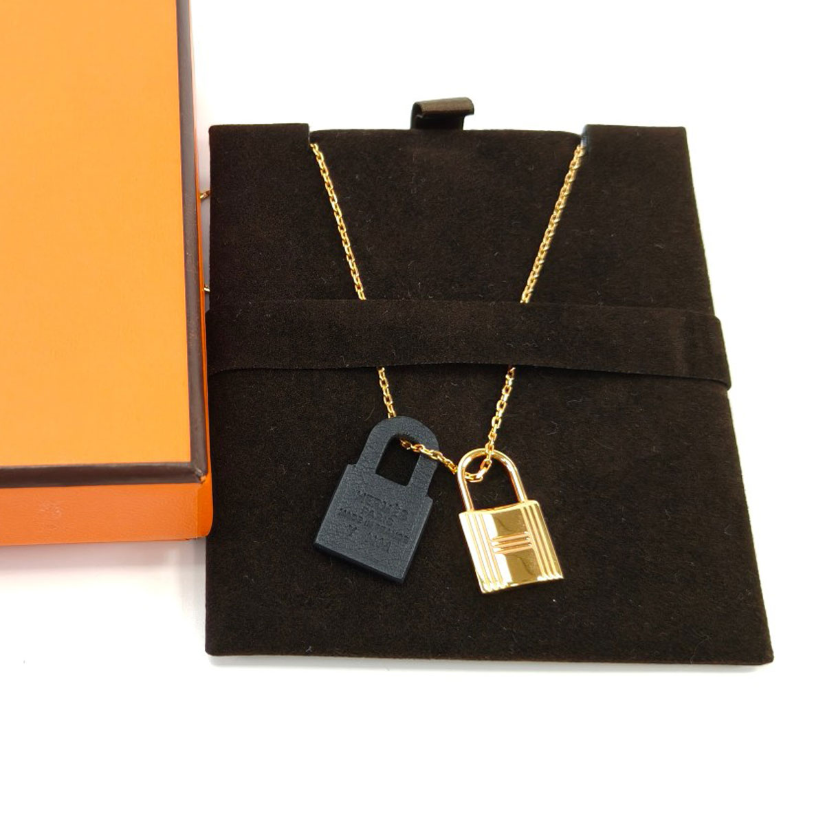 エルメス HERMES オーケリー PM ネックレス 黒 ゴールド ペンダント カデナモチーフ 管理番号：9931