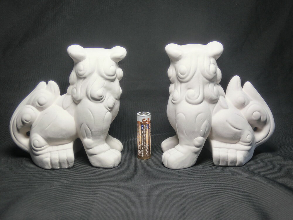 魔除け 赤眼 おすわり 白シーサー 1対セット ☆ 獅子 (素焼き陶器製) 【風水グッズ・開運グッズ・幸運を呼び込む置物】 シーサー スワロフスキー の 赤い目 [2]