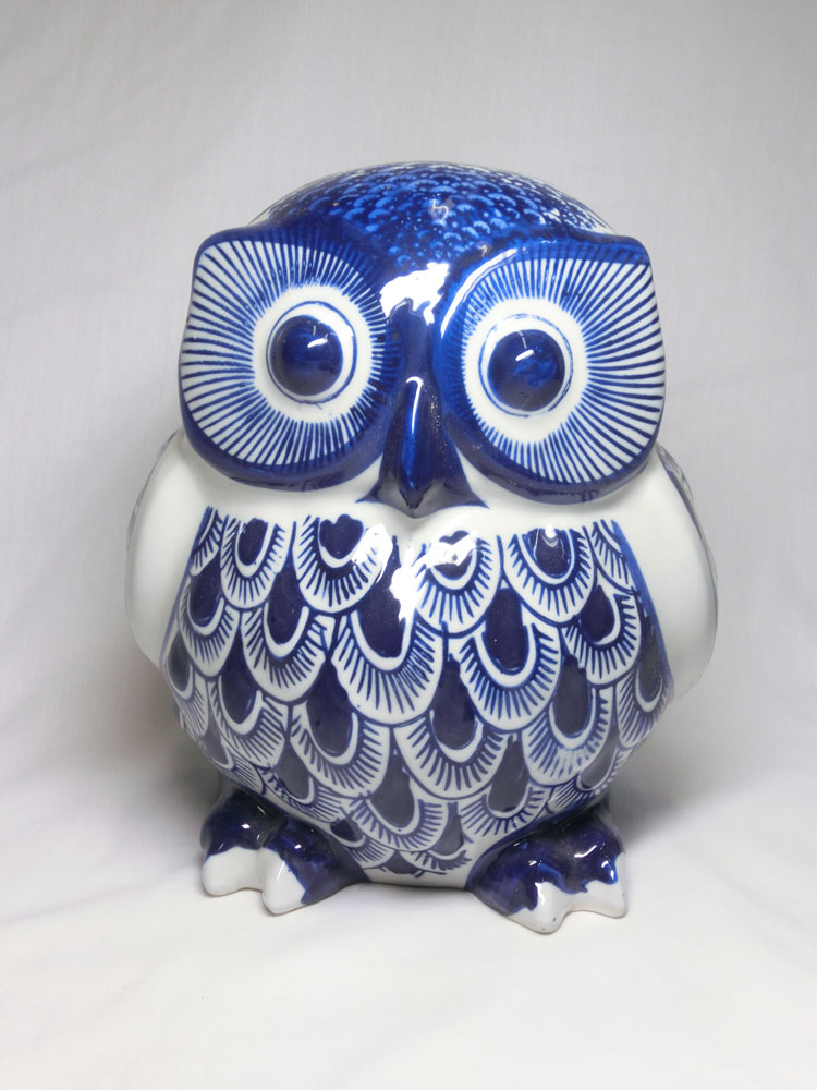 陶器製 パッチリ ふくろう 置物 (貯金箱) 【 風水飾り 開運 縁起物 幸運の御守り 】風水グッズ・開運グッズ（ フクロウ 梟 ） 香炉 トリの置物 2017年の干支 酉年の置物 酉の置物 干支 鳥 置物 平成29年 正月 お年賀 正月飾り 御歳暮