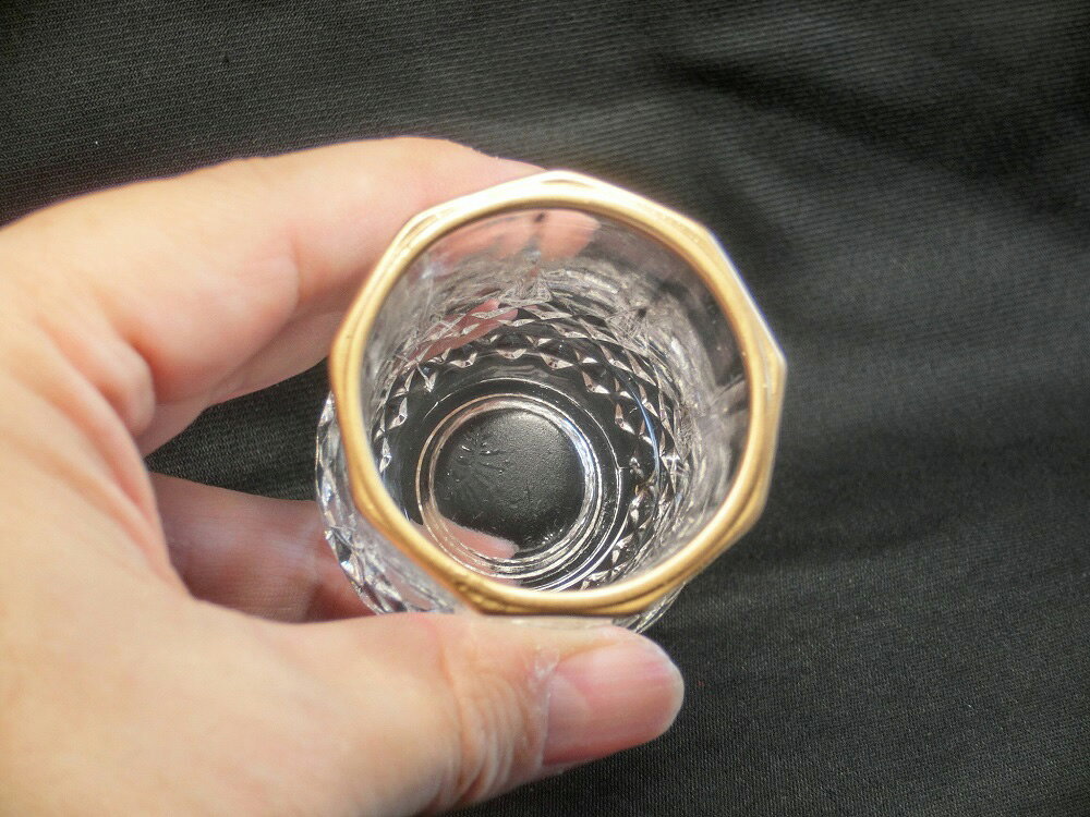 クリスタル 切子 調 お猪口 水盃 (金縁)＜風水グッズ・開運グッズ・幸運開運インテリア＞ 上質 高品質 水杯 ☆龍の置物・神獣の置物などに☆ グラス ガラス 盃 杯 カットグラス 切り子 キリコ 九角形 Nonagon ノナゴン the-eikoh-10002425 エイコウストア 開運金運縁起万屋 サンプル画像2