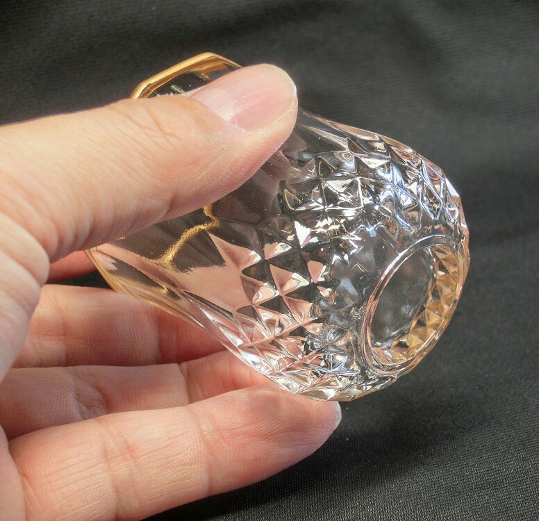 クリスタル 切子 調 お猪口 水盃 (金縁)＜風水グッズ・開運グッズ・幸運開運インテリア＞ 上質 高品質 水杯 ☆龍の置物・神獣の置物などに☆ グラス ガラス 盃 杯 カットグラス 切り子 キリコ 九角形 Nonagon ノナゴン the-eikoh-10002425 エイコウストア 開運金運縁起万屋 サンプル画像3