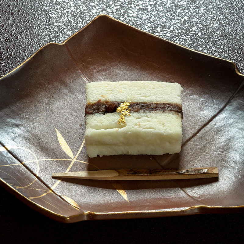 白檀(びゃくだん) と金鈴子(きんれいし) 2種詰め合わせ 各4個セット (株)栴檀(せんだん) | スイーツ 菓子 贈答 ギフト 愛媛 道後 旅館