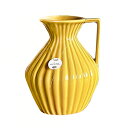 【welms Potti Vase フラワーベース】 挿すだけで花を美しく見せる色鮮やかなフラワーベース。 取っ手がアクセントになっており、インテリアの一部としても 可愛らしいデザインなので、気軽に花のある暮らしが楽しめます。 　 Sサイズ Lサイズ ■品名： welms Potti Vase フラワーベース ■サイズ： 約L9.8×W9.7×H12.3cm ■素材： セラミック ■種類： Sサイズ ■その他： ※塗装や形状にムラがありますが、手作りの風合いとしてお楽しみください。 ≫　SHOP TOPページへ ≫　インテリア商品一覧へ