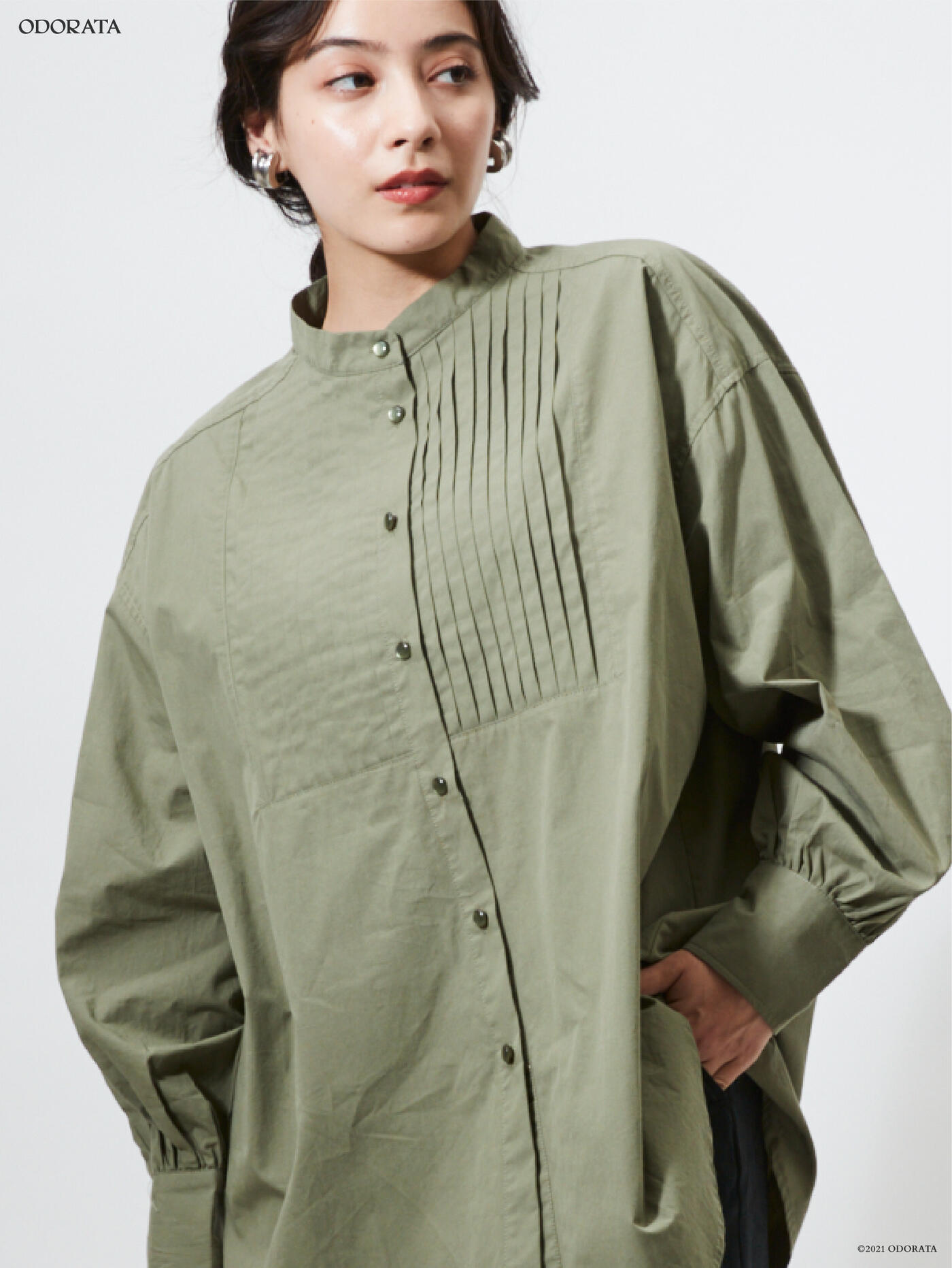 ブロードピンタックシャツ シャツ ブラウス レディース 春夏 レイヤード 立ち襟 ボリューム袖 オフィスカジュアル ゆったり 白 黒 緑 体型カバー 30代 おしゃれ お尻が隠れる コットン フリーサイズ 大人カジュアル 春夏 ODORATA オドラタ