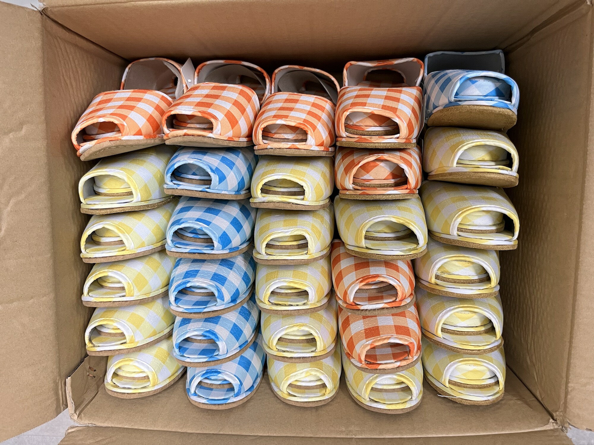 福袋 スリッパ 30足セット フリーサイズ 男女兼用 【訳あり】お買い得 ルームシューズ ケース売リ デザイン指定不可 お任せ 型番：omakasebox（格子）