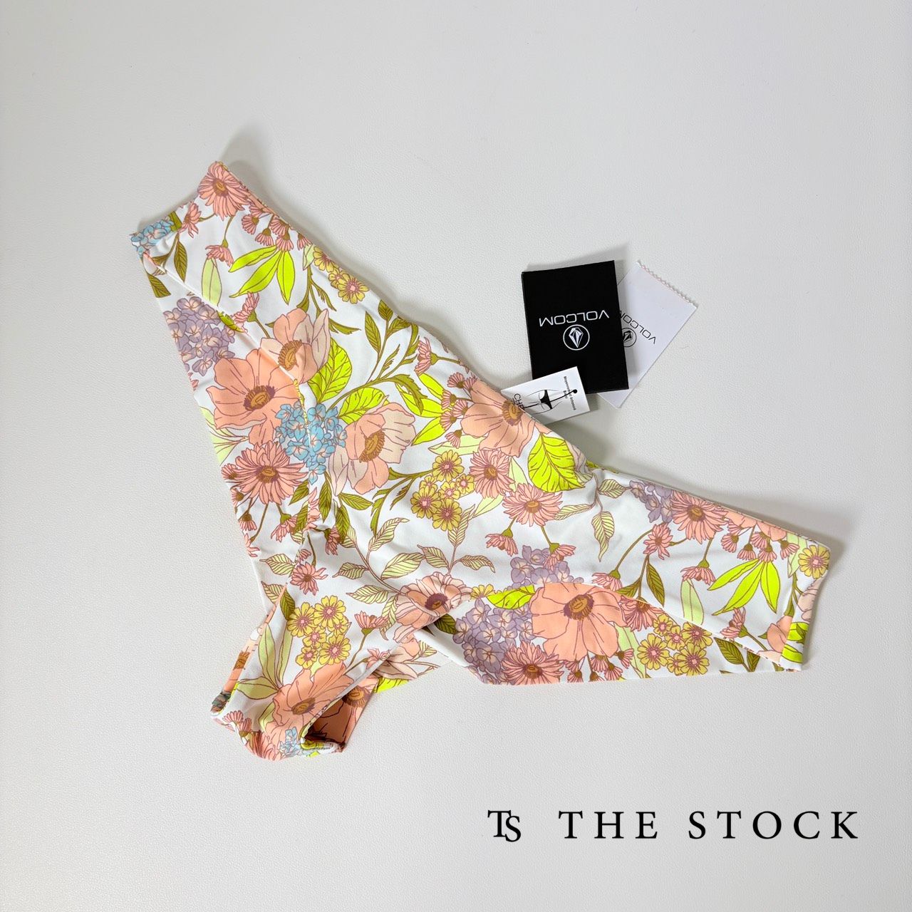 ＼お買い物マラソンpt5倍／〈アウトレット〉 VOLCOM ボルコム BIG POPPY CHEEKINI 水着 ビキニ ショーツ O2112201 WHT ホワイト/ピンク/イエロー他