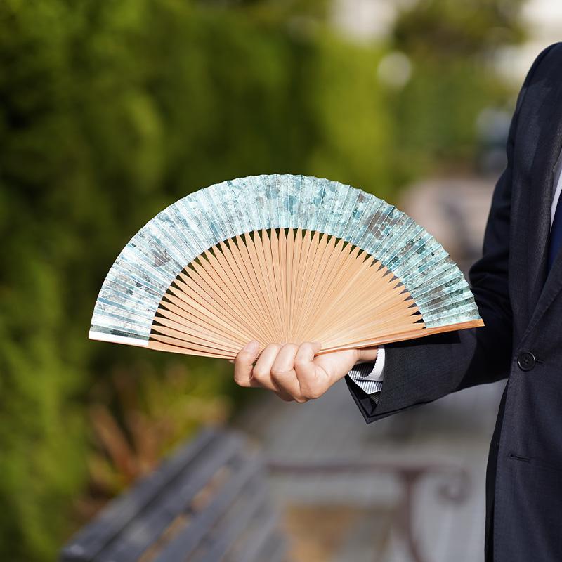 Rakuten - 【扇子】箔彩 hakuiro 水浅葱 7.5寸 | 京扇子 | 米原康人